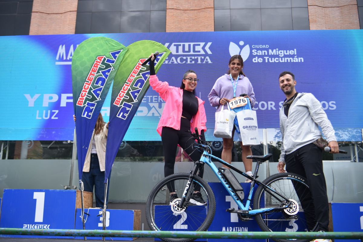 SUSTENTABLE. Julieta Quiroga se quedó con la bicicleta ecoasistida.