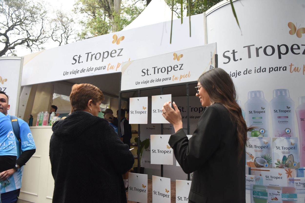 ST. TROPEZ. Una marca enfocada y comprometida en el cuidado de tu piel, que ofrece productos pensados para mantenerla saludable, protegida y radiante.