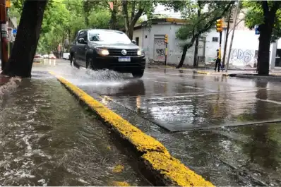 Diluvio, granizo y vientos de 100 km/h: el SMN emitió alertas amarillas y naranjas para este feriado