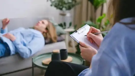 ACOMPAÑAR. No dejar solo a quien lo necesita es clave para su recuperación
