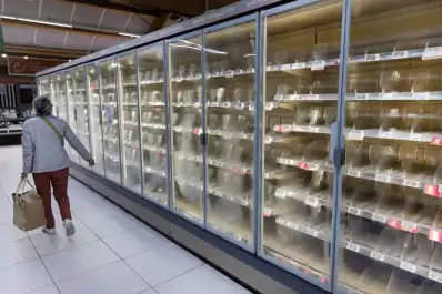 Ciberataque y fuego golpean a mercados en Francia