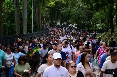 La virgen patrona de Brasil reaparece en la campaña presidencial
