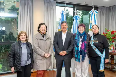 Betty Mirkin en la Legislatura, ¿un ministro candidato? y el relato kuka