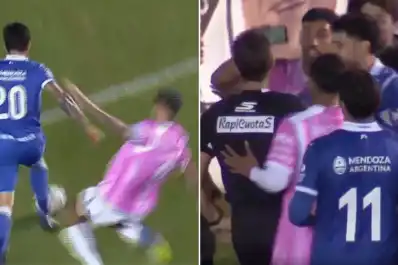 Polémica en el Ascenso: Lamolina anuló un penal cuando un ex San Martín le mostró la jugada en un celular