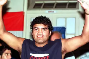 Murió el “Roña” Castro: la historia del chico de Caleta Olivia que pasó de lustrar botas a ser campeón mundial
