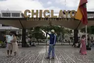 La “ciudad del papa León XIV” reza por su salud y espera su regreso