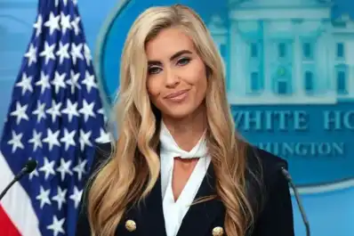 Quién es Katie Zacharia, la nueva portavoz de Trump, y por qué su designación generó polémica