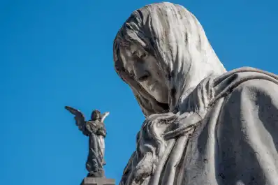 Día de la Madre: horarios de misas y apertura de los cementerios este domingo 18 de octubre
