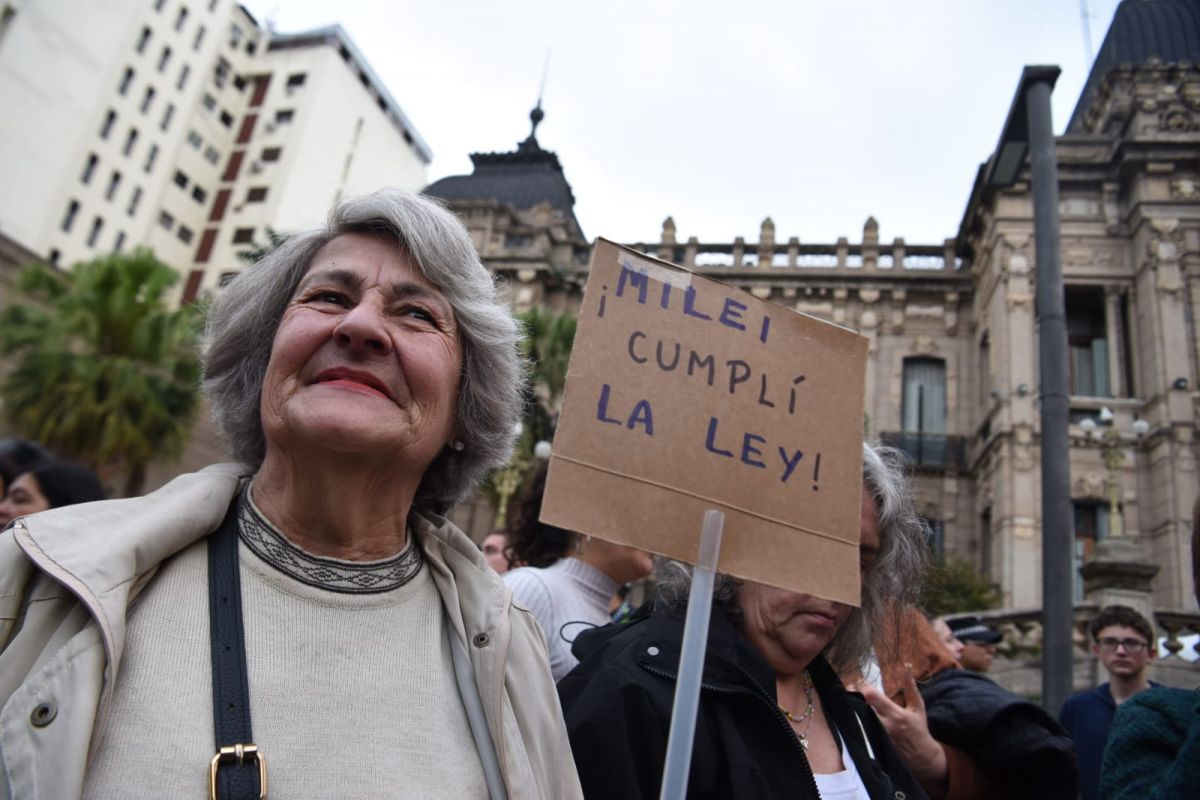 “La educación pública es un derecho”: la marcha universitaria se hizo sentir en Tucumán