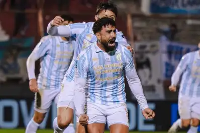 Atlético Tucumán vs. Rosario Central: la probable formación del “Decano” y los cuatro cambios que prepara Falcioni