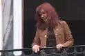 Cristina Kirchner reapareció desde el balcón de su departamento por el Día de la Lealtad