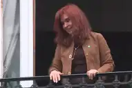 Cristina Kirchner reapareció desde el balcón de su departamento por el Día de la Lealtad