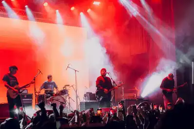 Él Mató en Tucumán: de Terminator a sus grandes hits en la oscuridad del parque 9 de Julio