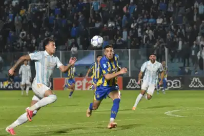 EN VIVO: En un frenético primer tiempo, Atlético Tucumán perdía por dos y en cinco minutos le empató a Rosario Central