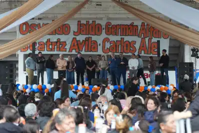 Chahla con el rector de la UNT, Germán Alfaro en el Día de la Madre y ayuda estatal para la fiesta docente