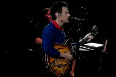 Harry Styles estrenó una canción inédita en honor a Liam Payne en el aniversario de su muerte