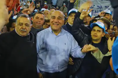 En el templo del boxeo tucumano, Manzur desafió a Jaldo en el Día de la Lealtad: No te tengo miedo