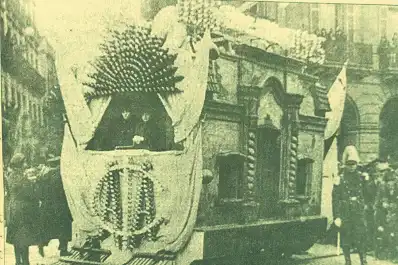 Recuerdos fotográficos: 1925. La Casa Histórica se pasea en un tranvía porteño