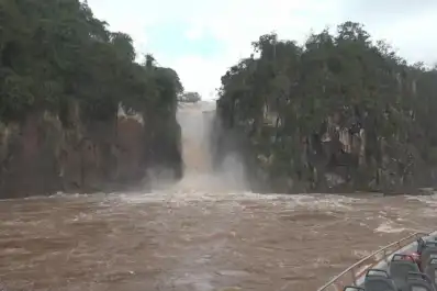 La crecida de los ríos Paraná y Uruguay obligó a más de 400 personas a dejar sus casas en Corrientes