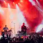 Él Mató en Tucumán: de Terminator a sus grandes hits en la oscuridad del parque 9 de Julio