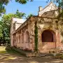Túneles ocultos, paredones de ladrillo y un chalet señorial: las ruinas de uno de los ingenios más grandes de Sudamérica se esconden en Tucumán