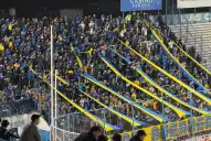 Sin familias, pero en paz: la hinchada de Rosario Central se hizo sentir en el José Fierro