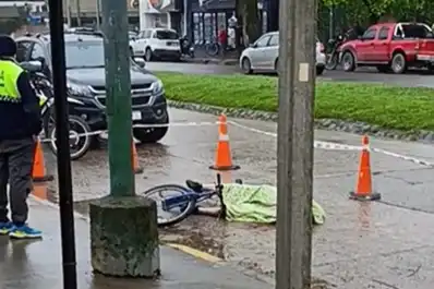 Un ciclista murió mientras circulaba por la avenida Aconquija, en Yerba Buena