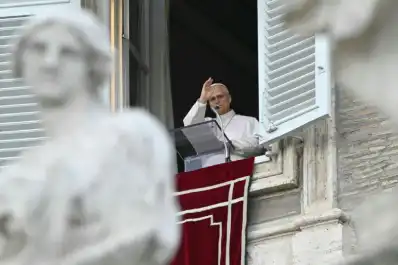 El papa León XIV reapareció en el Ángelus tras su operación de cáncer pulmonar: Retomaré gradualmente mis actividades