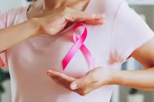 Cáncer de mama en Argentina: cuatro de cada 10 mujeres mayores de 40 años no se realizan mamografías regularmente