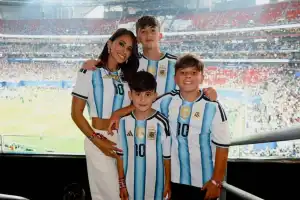 La camiseta que lució Ciro Messi y causó furor: el detalle oculto en el álbum de Antonela Roccuzzo