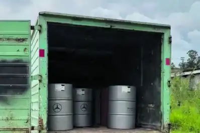 Compra de tanques de aceite: tres acusados por seis estafas a dos empresas
