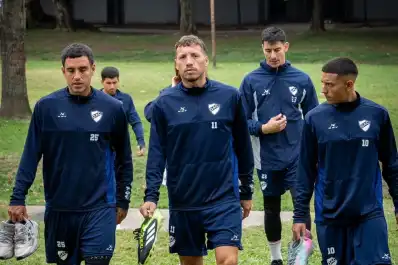 Tensión en Quilmes: la barra apretó al plantel a pocos días del partido con San Martín