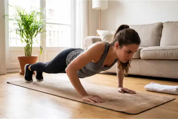 Cómo evitar la pérdida muscular: la rutina de fuerza de 30 minutos que podés hacer en casa