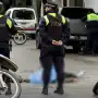 Lunes trágico: un muerto tras un choque entre una moto y una camioneta en la esquina de San Juan y Godoy Cruz