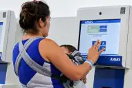 Anses confirmó el aumento de AUH y Tarjeta Alimentar en noviembre: cuánto se cobra de bolsillo y cuáles son las fechas de pago