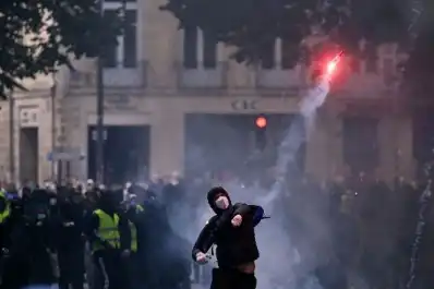 Francia endurece la seguridad e impone toques de queda ante el temor de nuevos disturbios