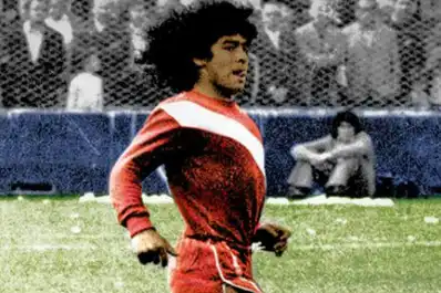 Tenía 15 años, tiró un caño y comenzó la leyenda: el histórico debut de Maradona hace 50 años