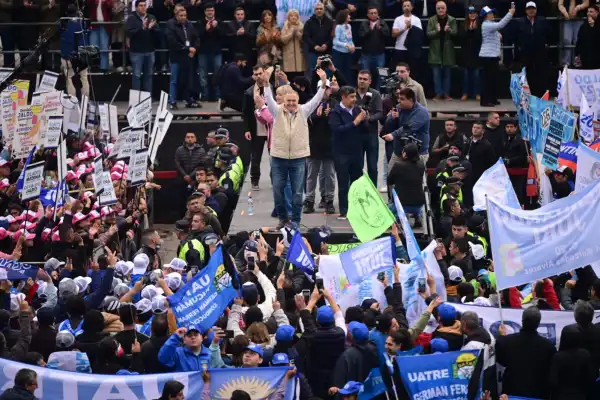 Un paraguas para resistir las inclemencias del tiempo electoral