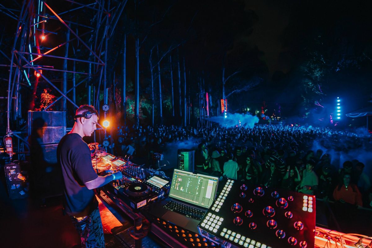 Juan Elvadin, el primer argentino en lanzar un EP en Drumcode junto a Kevin de Vries