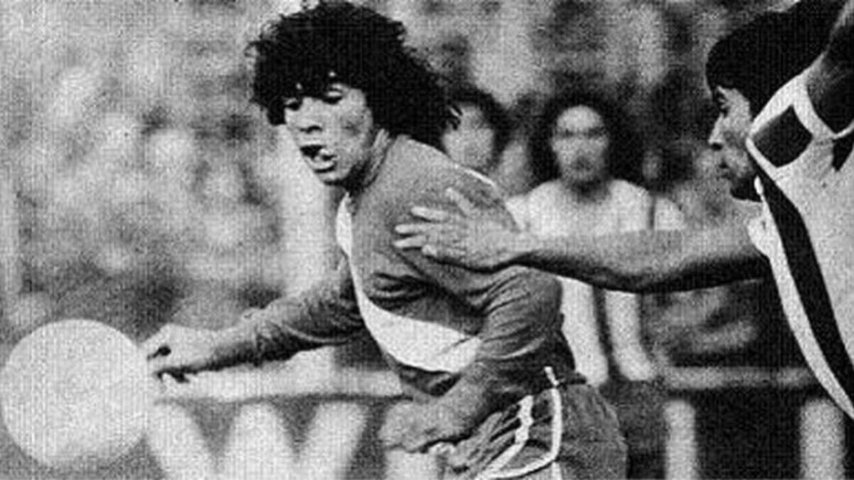 Tenía 15 años, tiró un caño y comenzó la leyenda: el histórico debut de Maradona hace 50 años