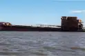Peligro en el Paraná: se soltó un barco fantasma de 107 metros y quedó a la deriva tras el feroz temporal en Corrientes