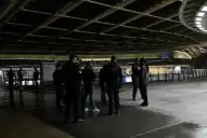 Francia e Italia recurren a las fuerzas armadas para contener la ola de disturbios y saqueos