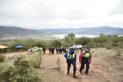 La búsqueda de Raúl Moyano sumó un campamento en la cumbre y refuerzos aéreos