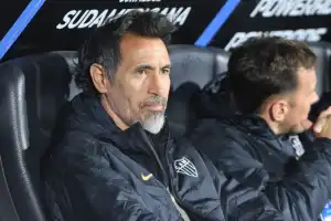 El DT de Atlético Mineiro palpita la final: Eduardo Domínguez advirtió que conoce el poderío de Boca