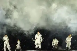 Videos: BTS enloqueció al público argentino con camisetas de la Selección y frases en español