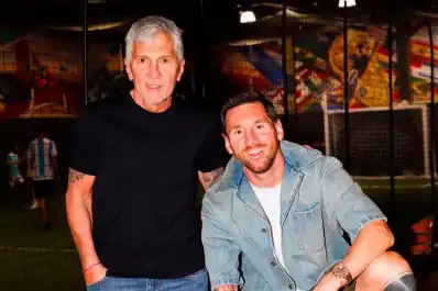 “Su padre estaba entusiasmado”: la revelación que le da otro valor al premio de Messi en Oviedo