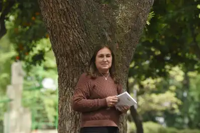 Quimioterapia los martes, partidos los sábados: la historia de Mónica Ruesjas, la deportista que superó dos veces el cáncer y plasmó su lucha en un libro