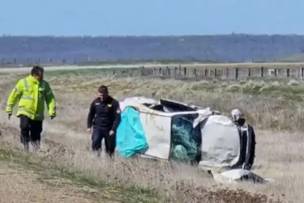 Murió un empresario en un vuelco en la ruta 3: su padre había fallecido en el mismo camino siete años antes
