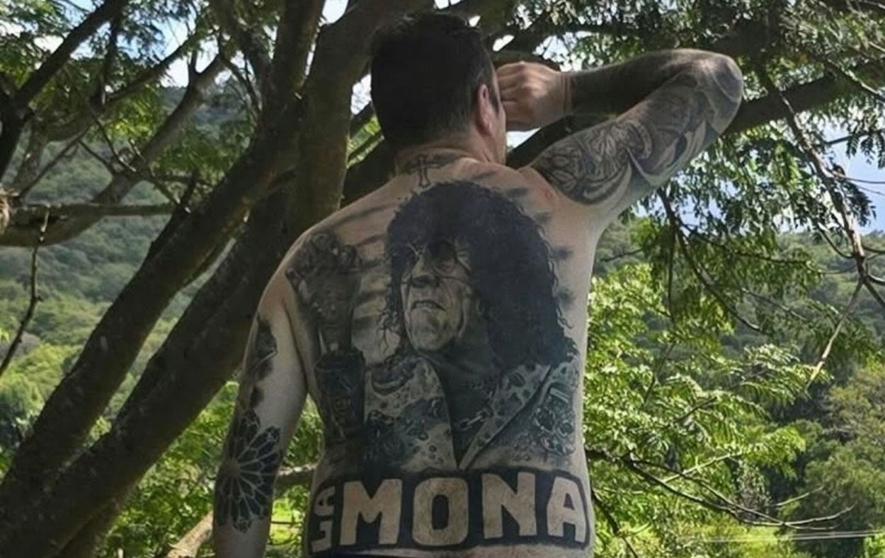 PARA TODA LA VIDA. Agustín Cusumano tiene tatuado al cantante.