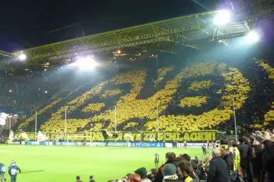Borussia Dortmund lanzó una app para premiar a los hinchas que no usen el celular durante los partidos